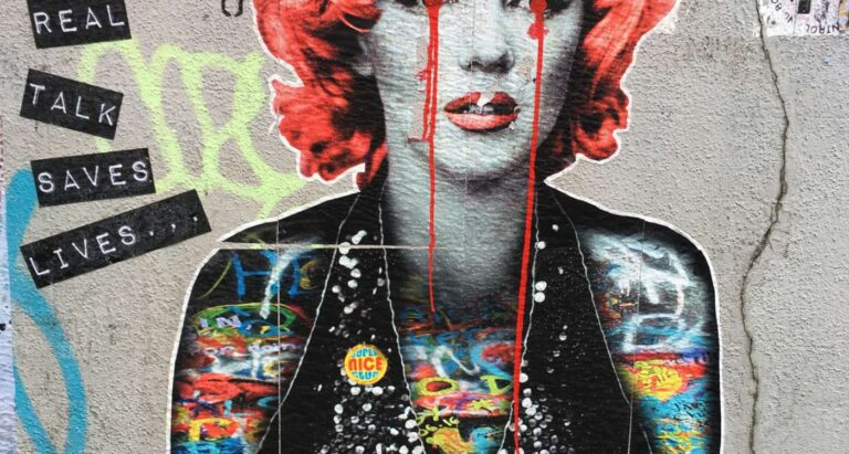 Decoding the Secrets of Fashion: How to Curate a Timeless and Versatile Wardrobe